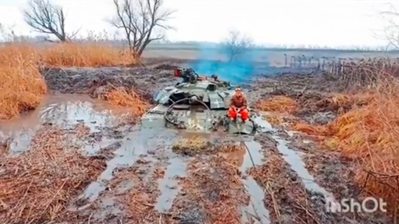 T-64 mud.jpg