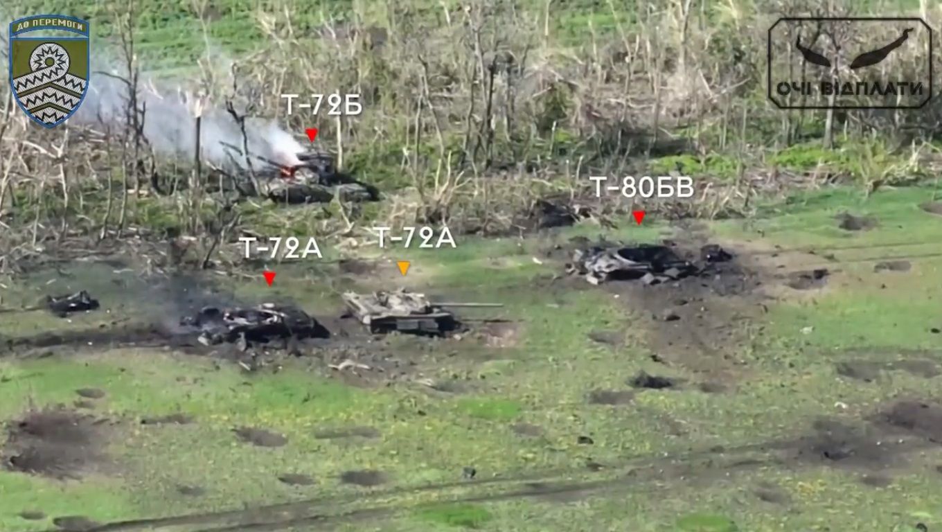 Four tanks (T-72 and 1 T-80) were destroyed near Nevelske,_Donetsk Oblast.jpg
