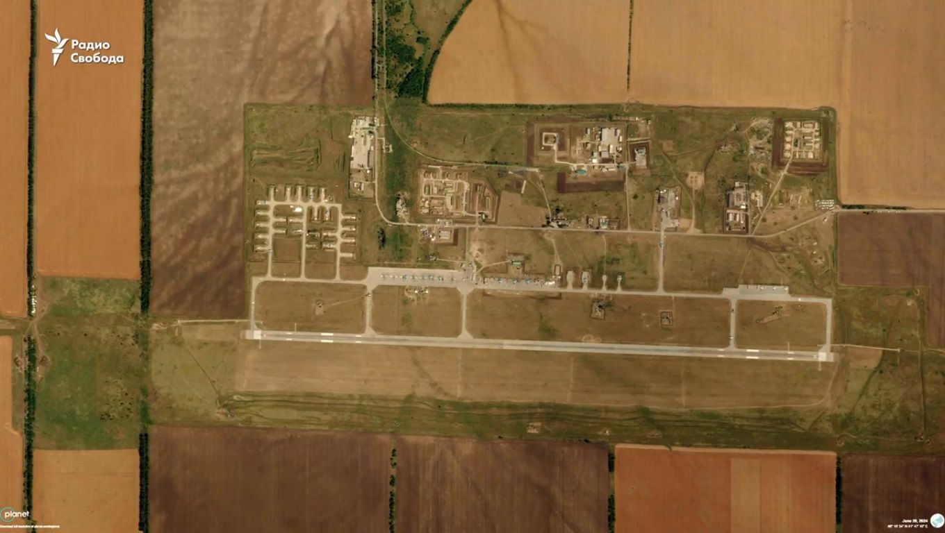 Morozovsk air base_001.jpg