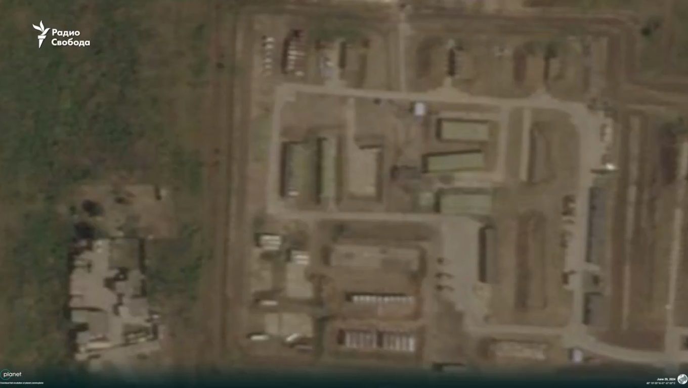Morozovsk air base_003.jpg