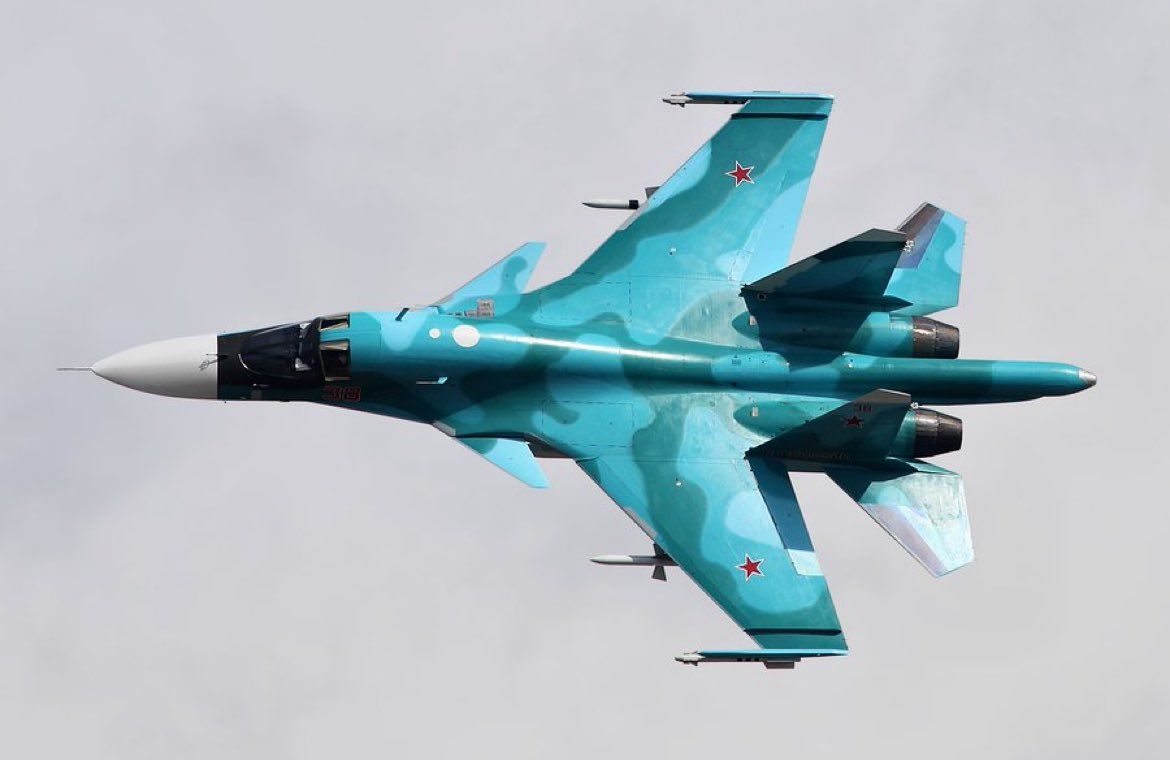 Su-34_GHDKjwHWwAATvXS.jpg