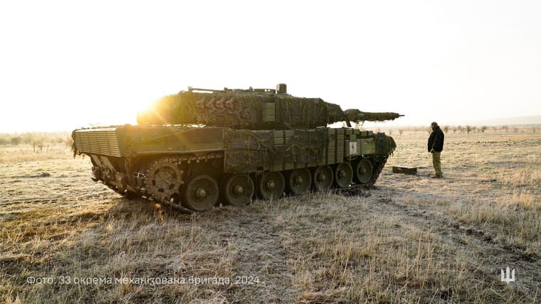 Leopard 2A4_33rd Mech Brigade_000.jpg